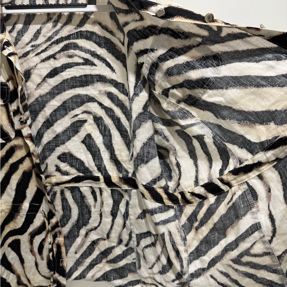 JM Collection Zebra Pattern Shirt - Picture 7 of 9